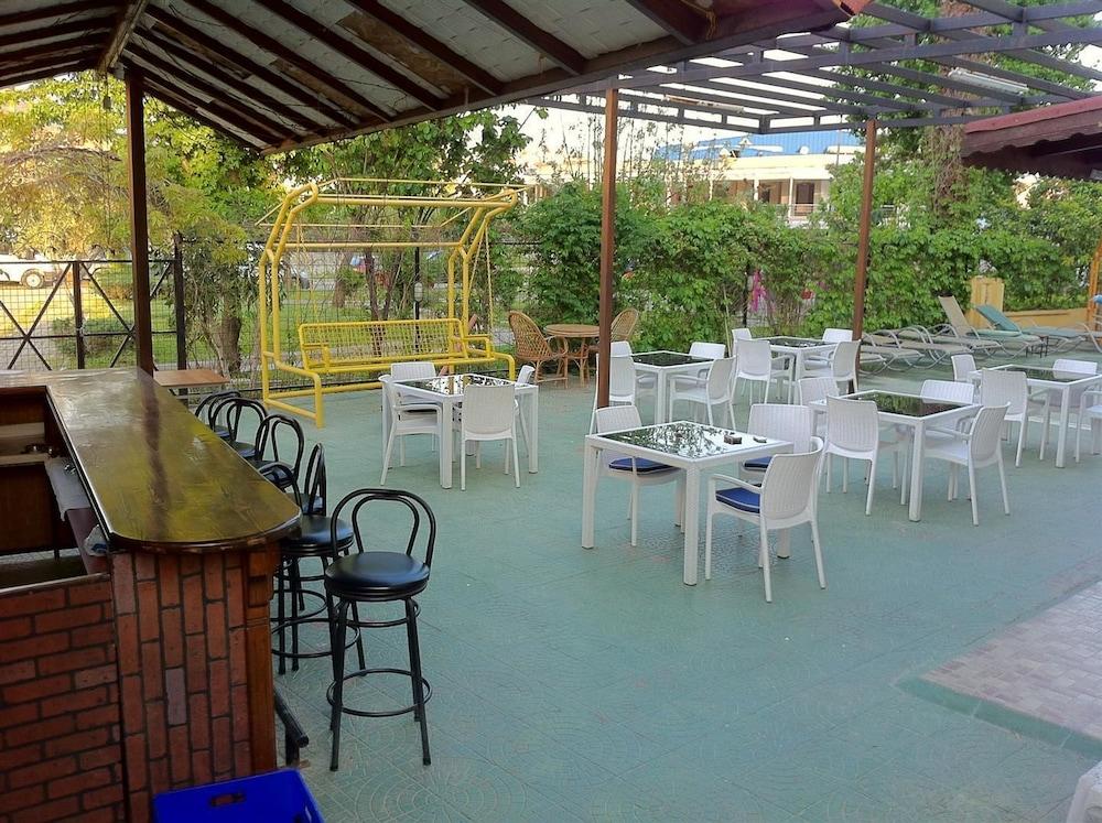 Marsyas Hotel 말마리스 외부 사진